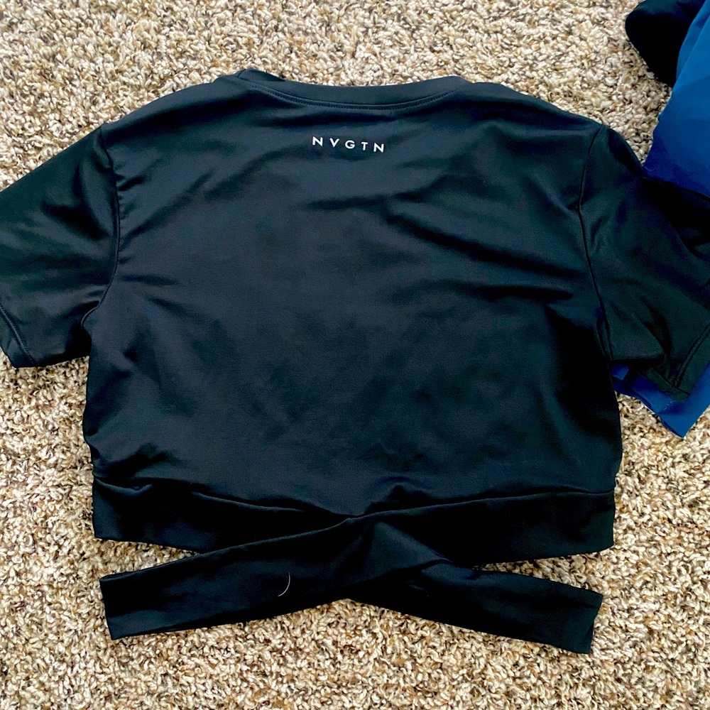 NVGTN Crossbody Tee